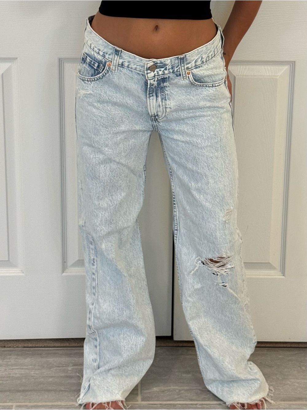 GAP Light Bleached Distressed Low Rise Stride Jeans with Washwell